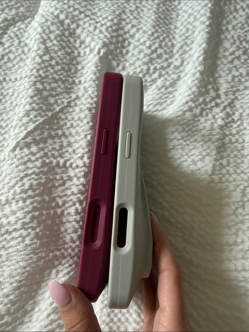 RHODE DEAL Silicone Phone Case Duo - Mauve & Light Gray with Strap Grip 16 Pro M - Picture 2 of 3